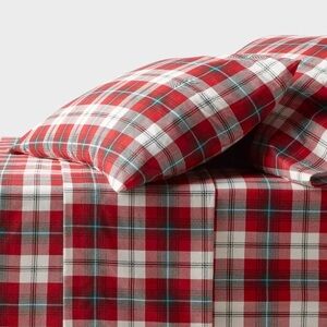 Queen 400 Thread Count Performance Holiday Sheet Set Green/Red Plaid - Threshold